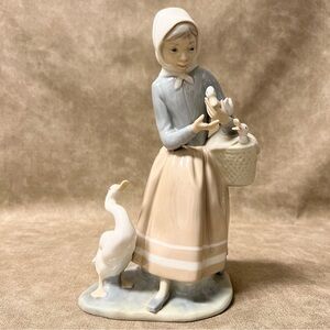 Lladro Daisa "Shepherdess with Ducks" #4568 - Porcelain Figurine *read*